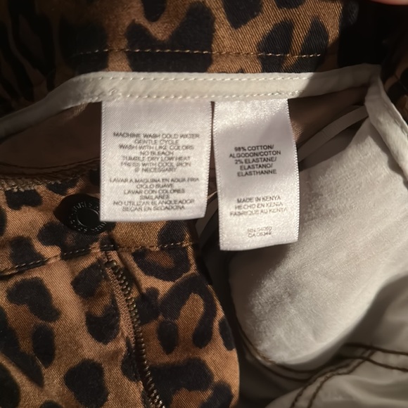Jones New York Jeans Leopard Print stretch pant Size 10, 98% Cotton 2% Elastane - Picture 9 of 9